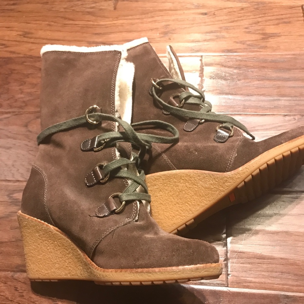 Cole Haan winter boots.Never worn. Size 8.5
